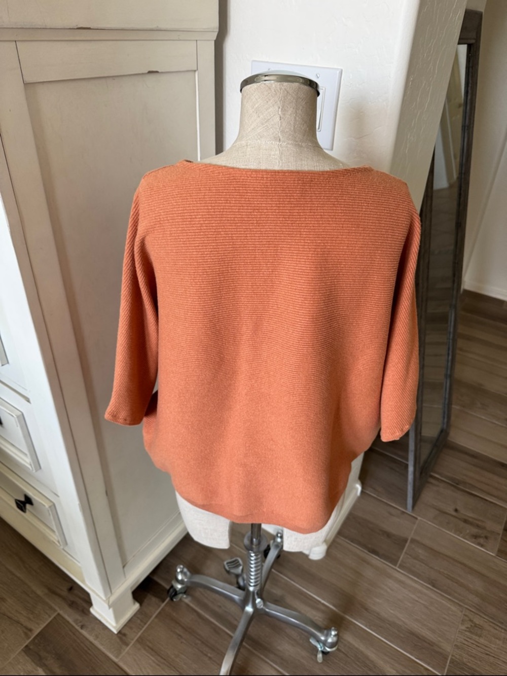 The Reset R Label L/XL Essential Pullover - Picture 6 of 6